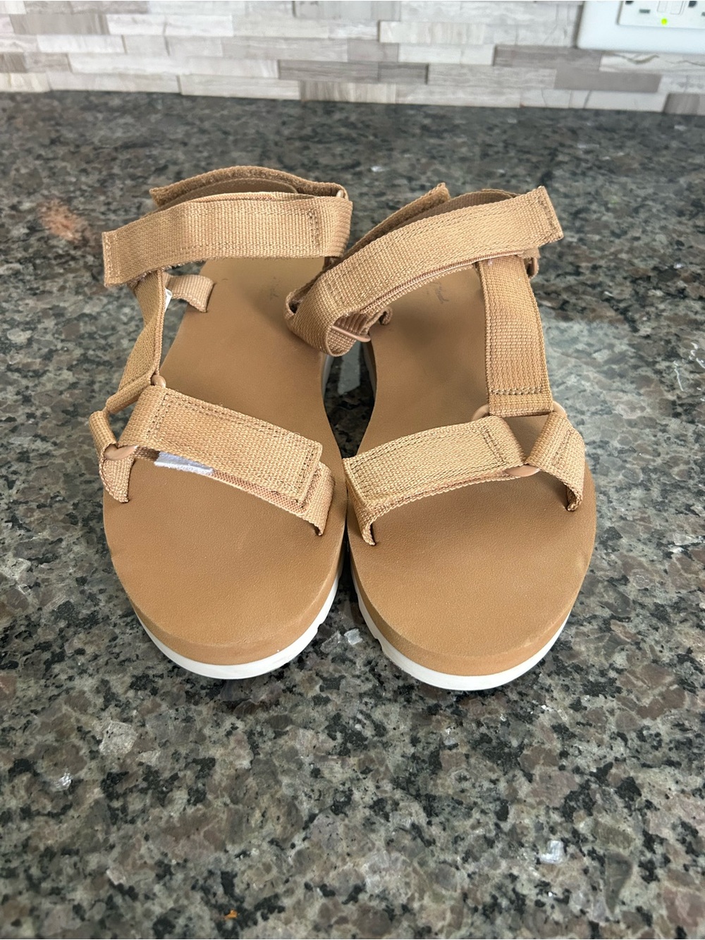 Universal Thread Tan Strappy Sandals